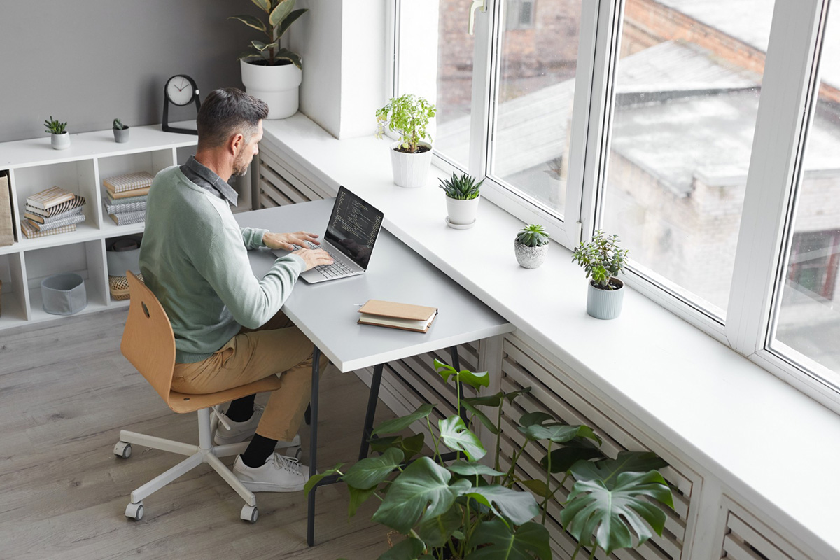 How to Stay Healthy and Productive While Working from Home